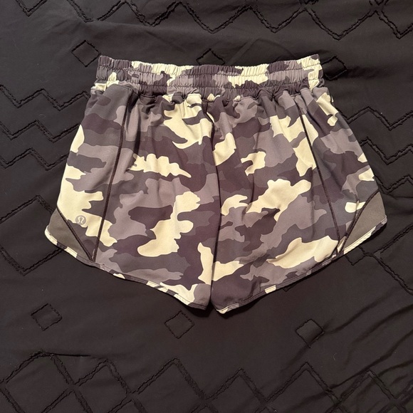 Lululemon shorts - Picture 4 of 5